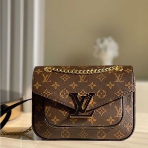 Louis Vuitton “Passy” Monogram M45592